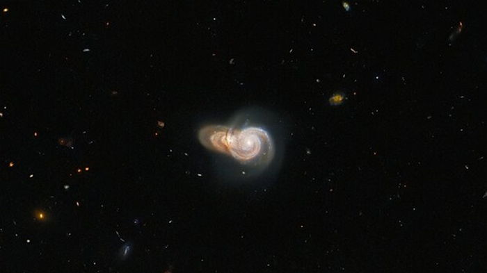 Hubble сделал фото двух необыкновенных галактик