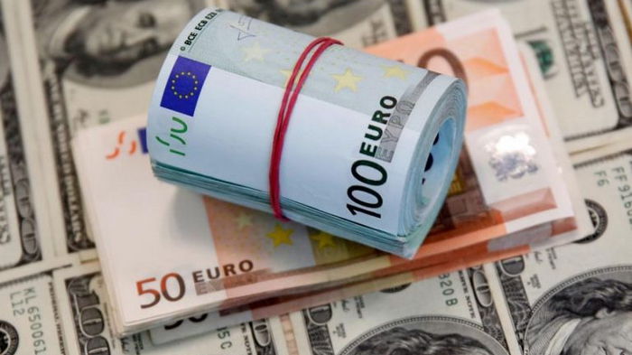 Евро еще подешевел. Курсы валют НБУ