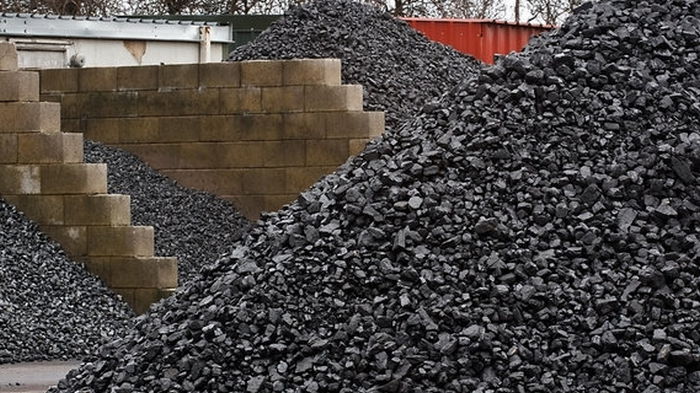 Кабмин разрешил продать Польше 100 000 тонн угля, несмотря на запрет на его экспорт
