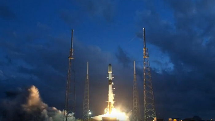 SpaceX запустила ракету с 52 спутниками Starlink