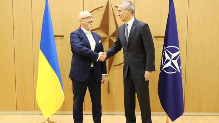 Украина де-факто уже присоединилась к НАТО — Резников