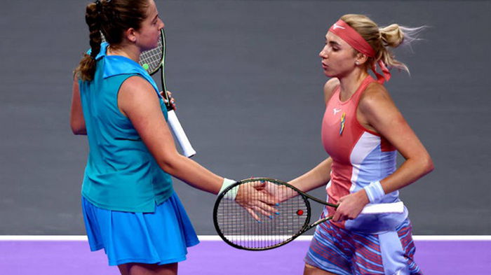 Киченок и Остапенко проиграли в 1/2 Итогового турнира WTA