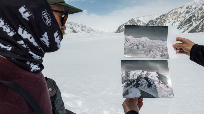 На леднике в Канаде обнаружили камеры исследователя, которые он оставил в 1937 году