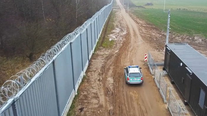 Польша устанавливает на границе с Беларусью электронный барьер