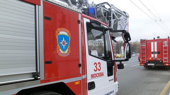 Соцсети: В Москве горел склад с газовыми баллонами