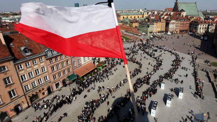 Польша в 2023 году планирует приравнять электронный паспорт к обычному