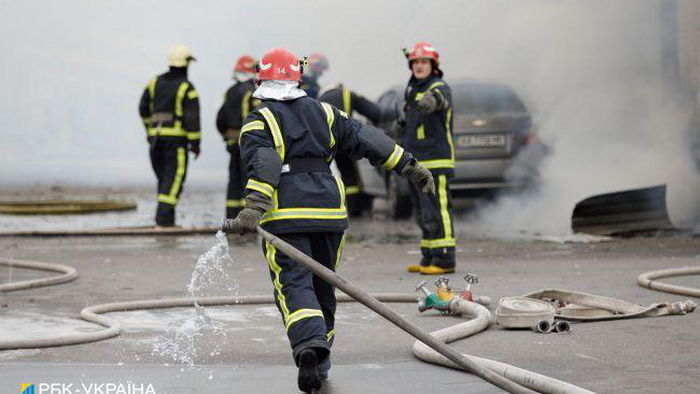 В киевской многоэтажке взорвался газовый баллончик: пострадала 17-летняя девушка