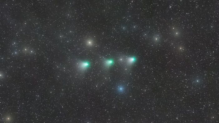 Индийский фотограф показал три дня пролета кометы через середину Солнечной системы