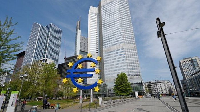 Еврозона избежит рецессии из-за падения цен на газ — прогноз Еврокомиссии