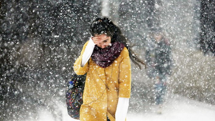 Похолодает и местами снег: какой сегодня будет погода в Украине