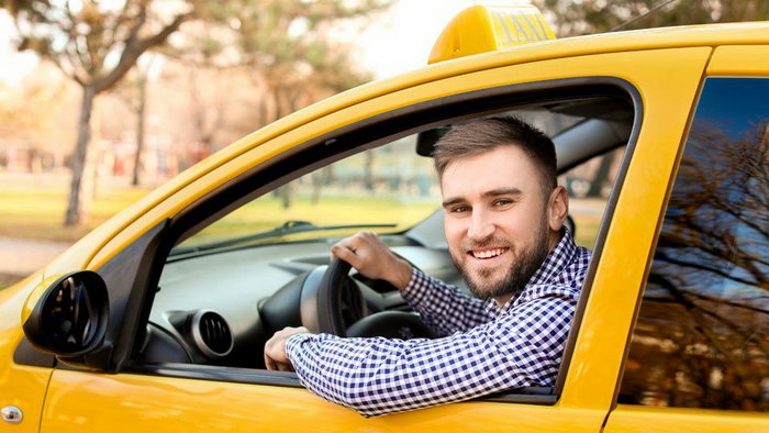 Профессия таксист: преимущества и требования