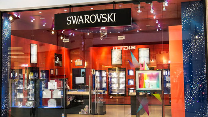 Swarovski планирует полностью выйти из России, год назад компания приостановила бизнес