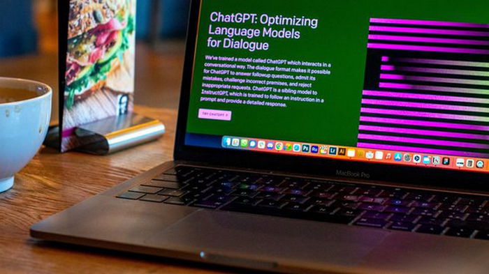 ChatGPT поможет перейти на четырехдневную рабочую неделю – лауреат Нобелевской премии