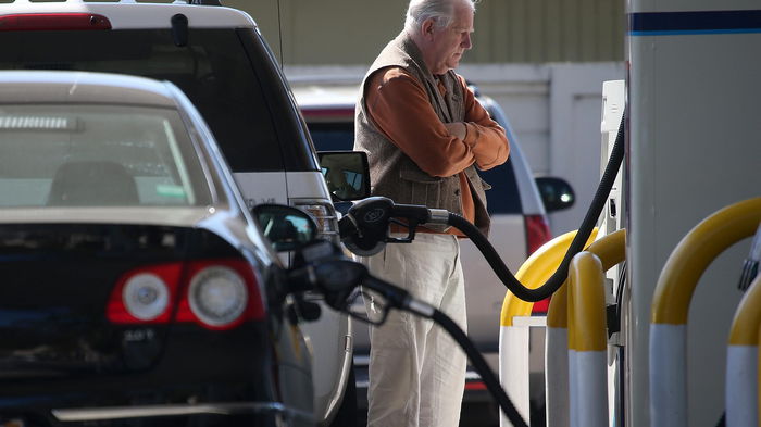 Сколько стоят бензин и дизель АЗС в Украине: цены 28 апреля