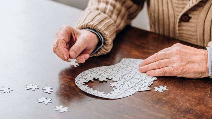 Как отличить обычное ухудшение памяти с возрастом от деменции: ученые назвали 5 способов