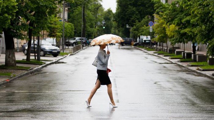 Дожди и шквальный ветер: синоптики дали прогноз погоды в Украине на завтра
