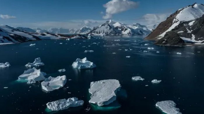 Тающие ледники высвобождают в атмосферу Земли древний газ