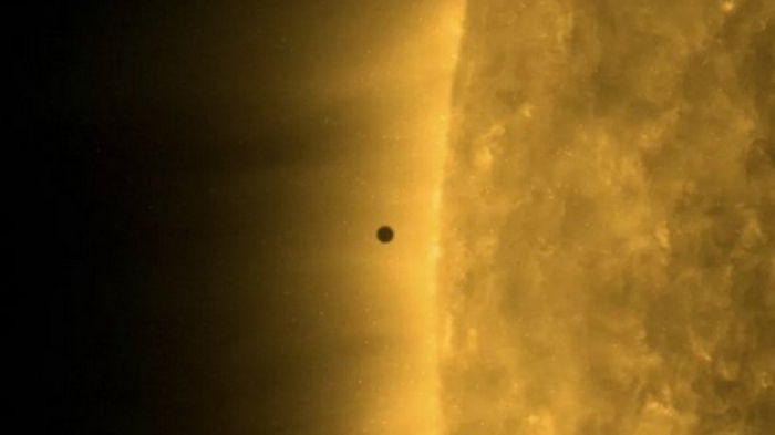Самая близкая планета к Солнцу - не самая жаркая в Солнечной системе: что случилось с Меркурием