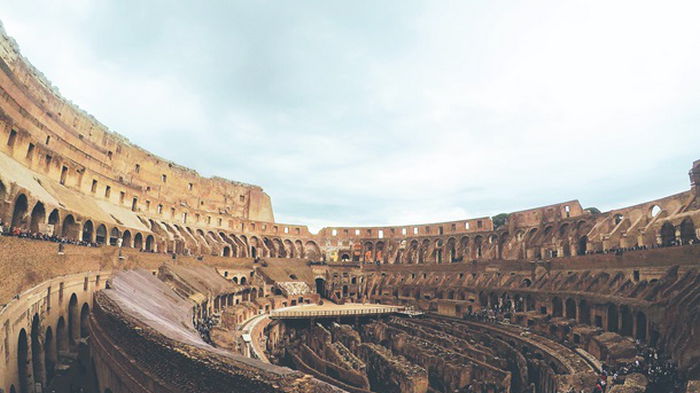 В Италии третий раз за несколько недель повредили Колизей