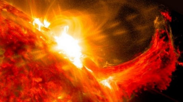 Эту загадку не могли разгадать 80 лет: ученые выяснили, что же происходит на Солнце (фото)