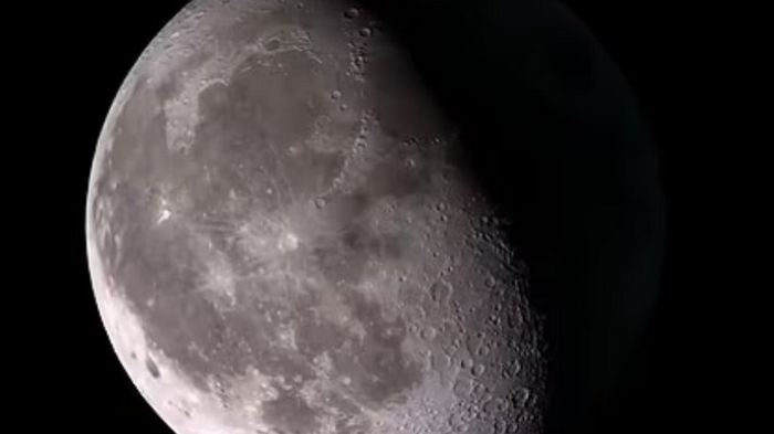 Под поверхностью Луны обнаружена огромная скрытая структура