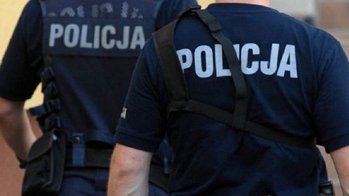 В Чехии полиция обнаружила грузовик с 62 мигрантами, водитель скрылся
