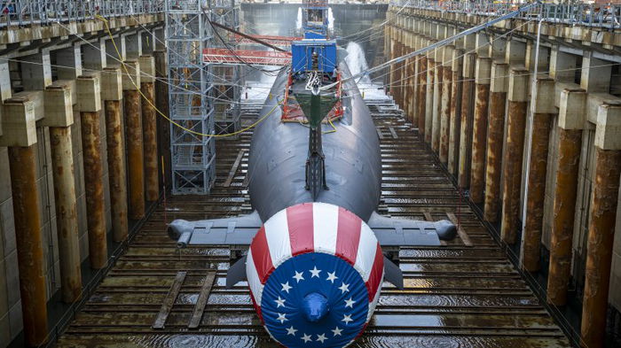 В США спустили на воду атомную субмарину USS Iowa для Военно-морских сил