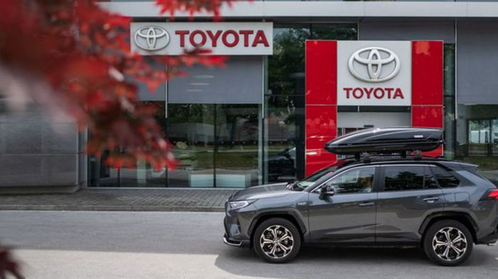 В Японии остановились все 14 автомобильных заводов Toyota