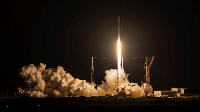SpaceX запустила вторую за неделю группу спутников Starlink