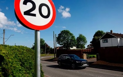 В Уэльсе ограничивают скорость движения в застроенных районах до ...