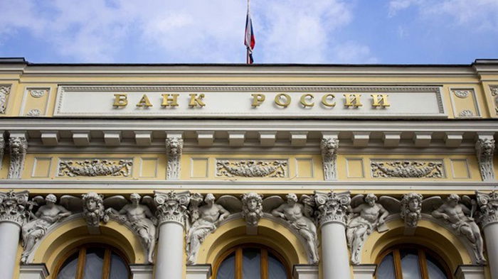 В России продлили ограничения на перевод валюты за границу