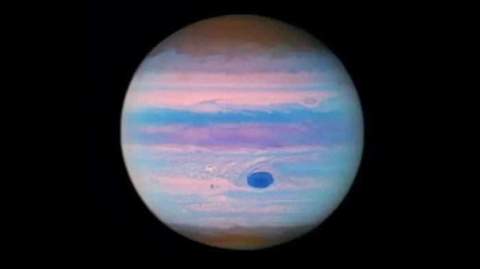 Синее пятно. NASA показало новый снимок Юпитера: почему планета выглядит странно