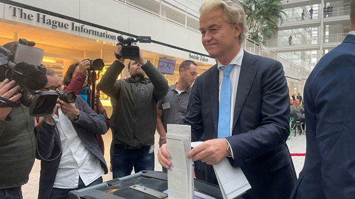 Антиевропейская партия победила на выборах в Нидерландах — экзитполы