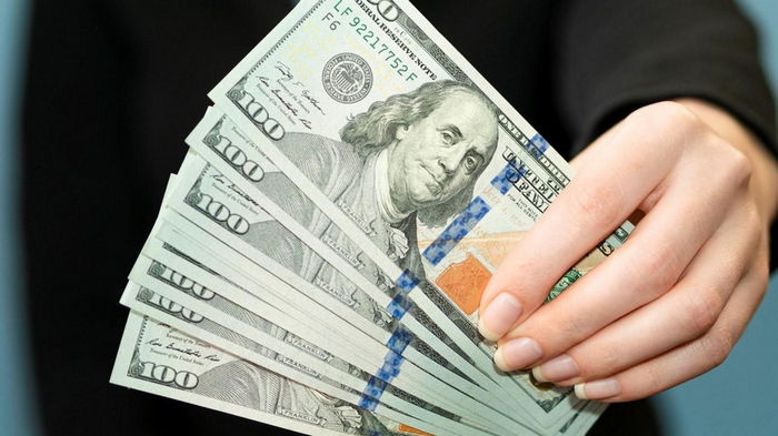 Доллар подешевел после четырехдневного роста: НБУ установил курс на 1 декабря