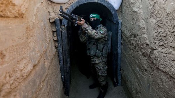 Боевики ХАМАС назвали условие освобождения израильских мужчин-зал...