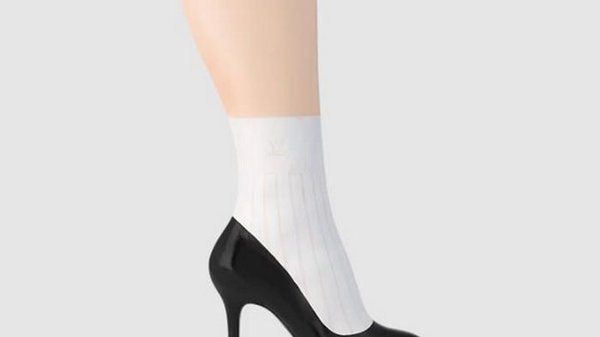 Louis Vuitton презентовали ботинки с имитацией голых человеческих ног (фото...