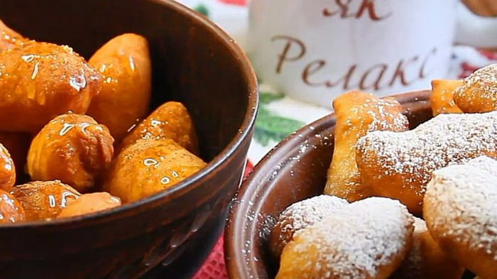 Украинские «облызни»: простой и очень вкусный рецепт жареных пирожков на два укуса (видео)
