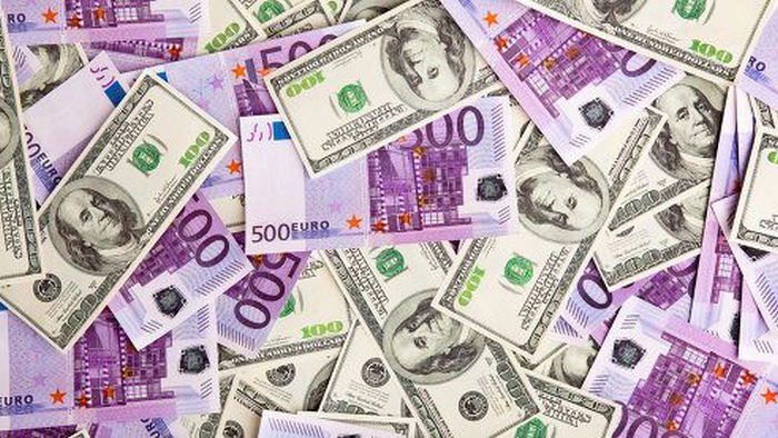 НБУ поднял курс доллара выше 38 гривен до нового максимума