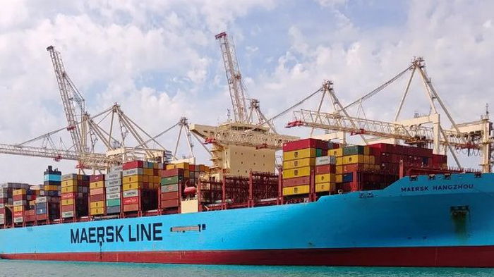 Maersk прогнозирует нарушение логистики во всем мире из-за эскалации в Красном море