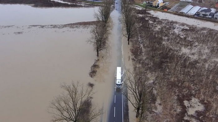 В ГСЧС показали масштабы паводка в Закарпатье (видео)
