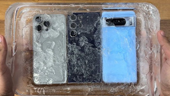 Энтузиаст заморозил топовые смартфоны для эксперимента: что с ними стало (видео)