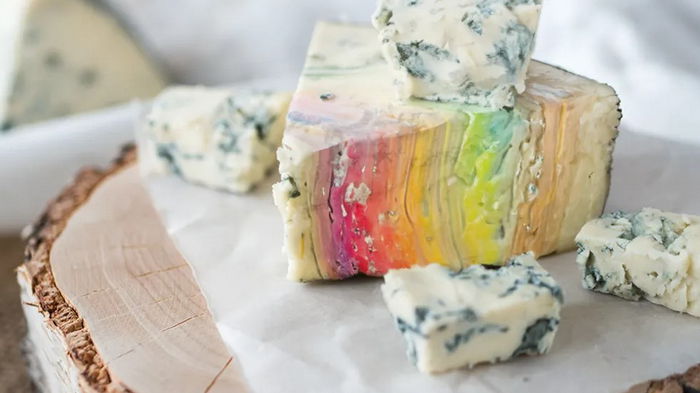 Ученые создали совершенно новый разноцветный сыр в результате вкусного прорыва