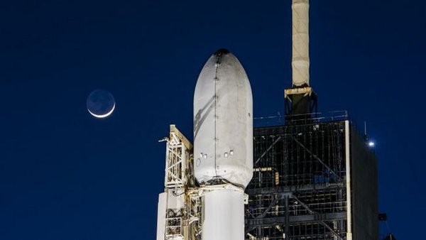SpaceX запустил к Луне межпланетную станцию Nova-C