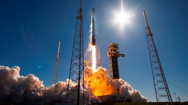 SpaceX вывела на орбиту интернет-спутник Индонезии