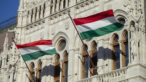 Партия Орбана решила поддержать заявку Швеции на вступление в НАТ...