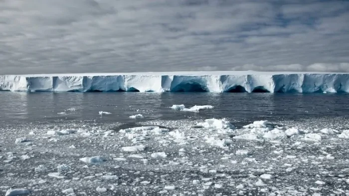 Ледник Судного дня начал «умирать» еще 80 лет назад: что запустило процесс уничтожения (фото)