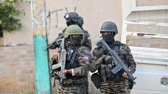Банды взяли в осаду столицу Гаити. США начали эвакуацию посольства
