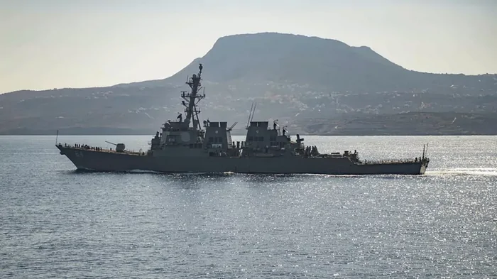 Хуситы выпустили ракеты в направлении корабля у побережья Йемена