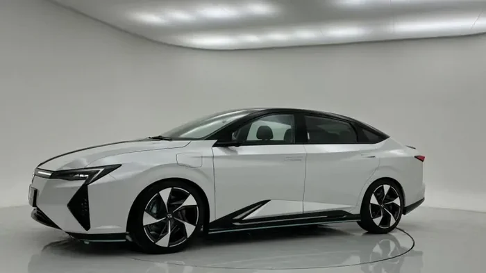 Альтернатива Accord: Honda показала недорогой электрический седан (фото)