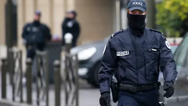 Во Франции мужчина с ножом напал на детей вблизи школы